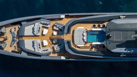 IYC Yachts .